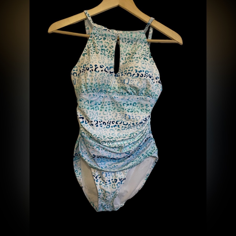 😍🤩NWT Ellen Tracy Women’s size 10 swimsuit 💕😍